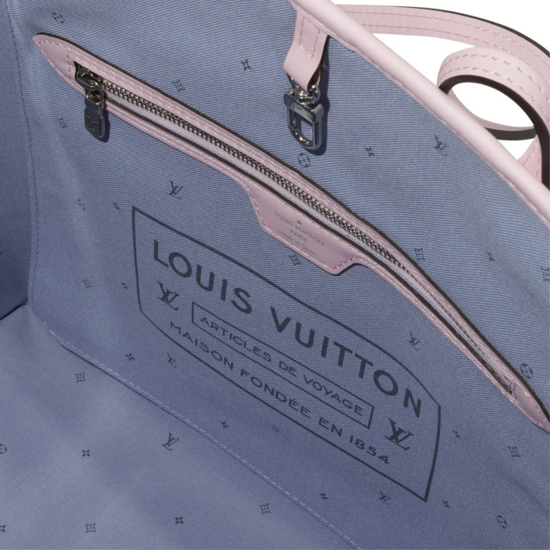 At Auction: Louis Vuitton Turquoise Epi Leather Neverfull MM