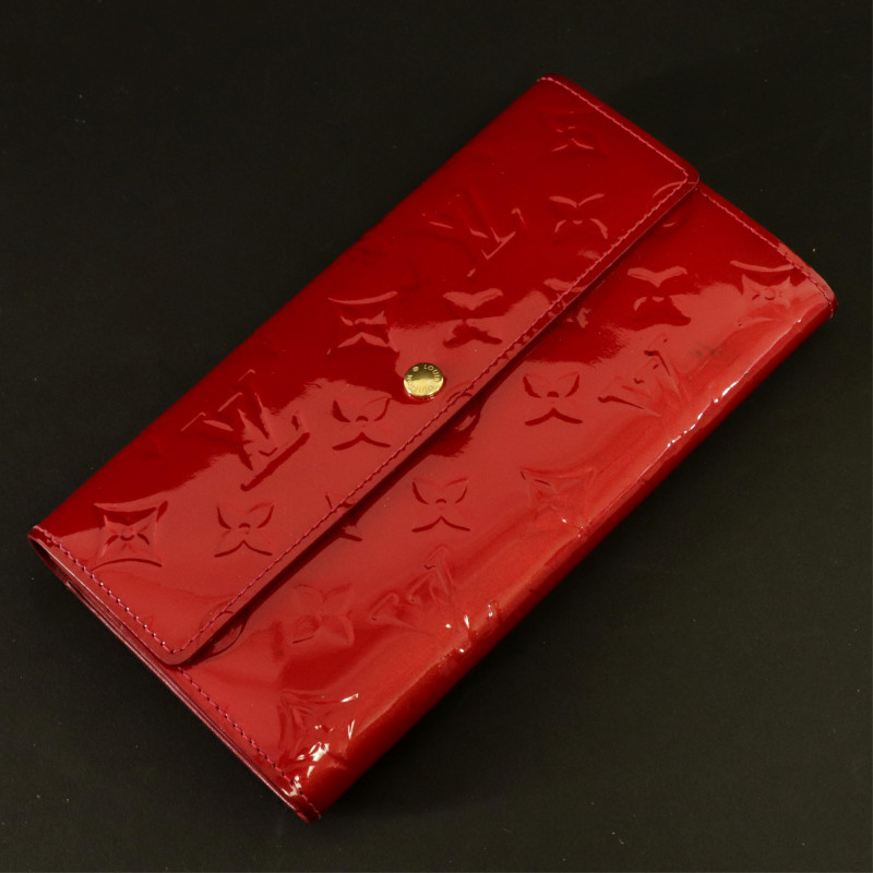 Louis Vuitton Red Monogram Vernis Sarah Wallet - Capsule Auctions
